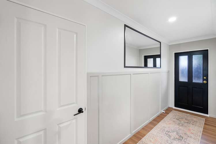 55 Coopers Road Gate Pa_23