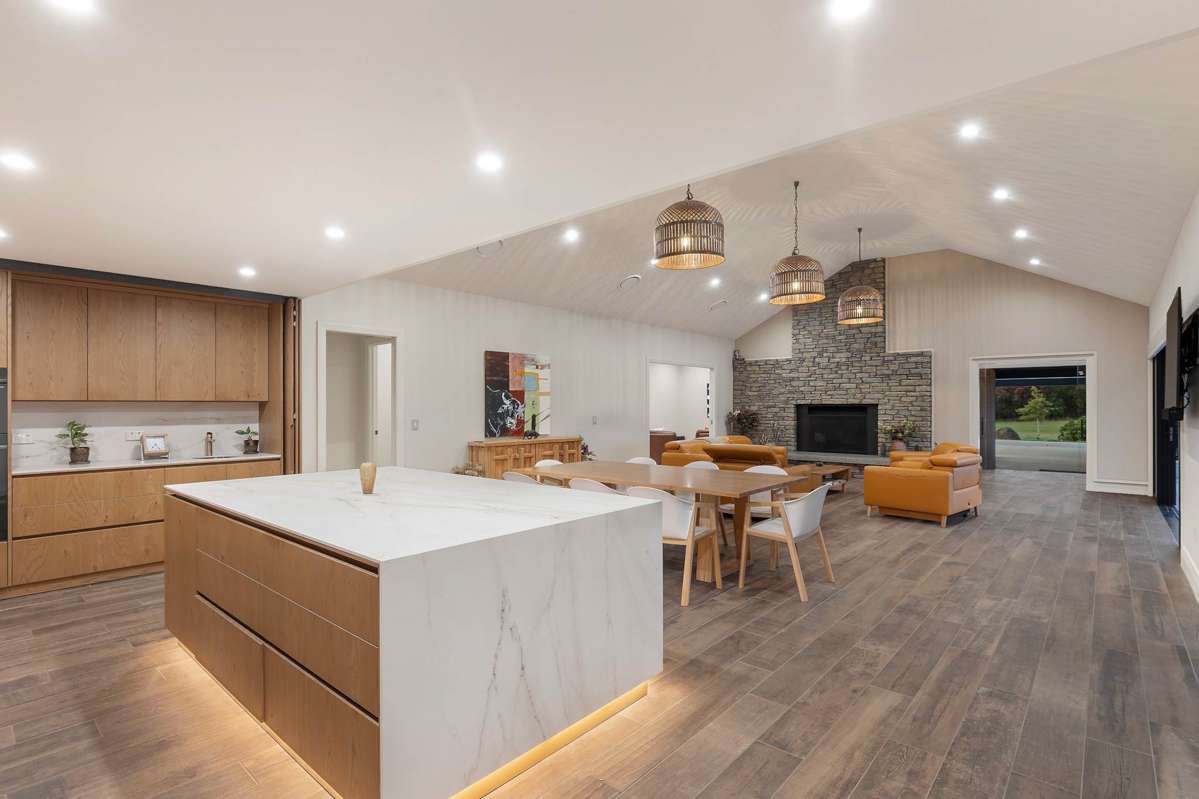 1565 Great South Road_3