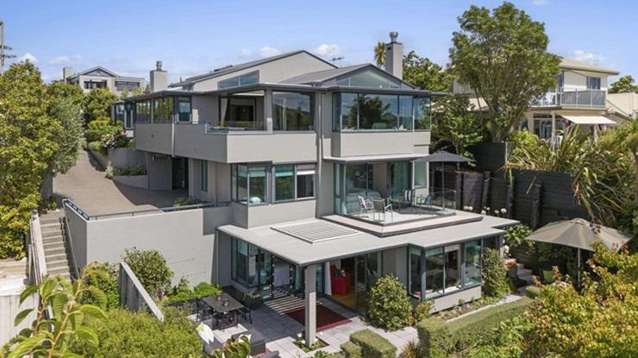 Homeowners snap up nearby house for $4.15m after heated auction