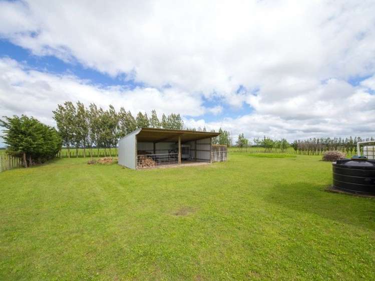 99 Spur Road West Feilding_21