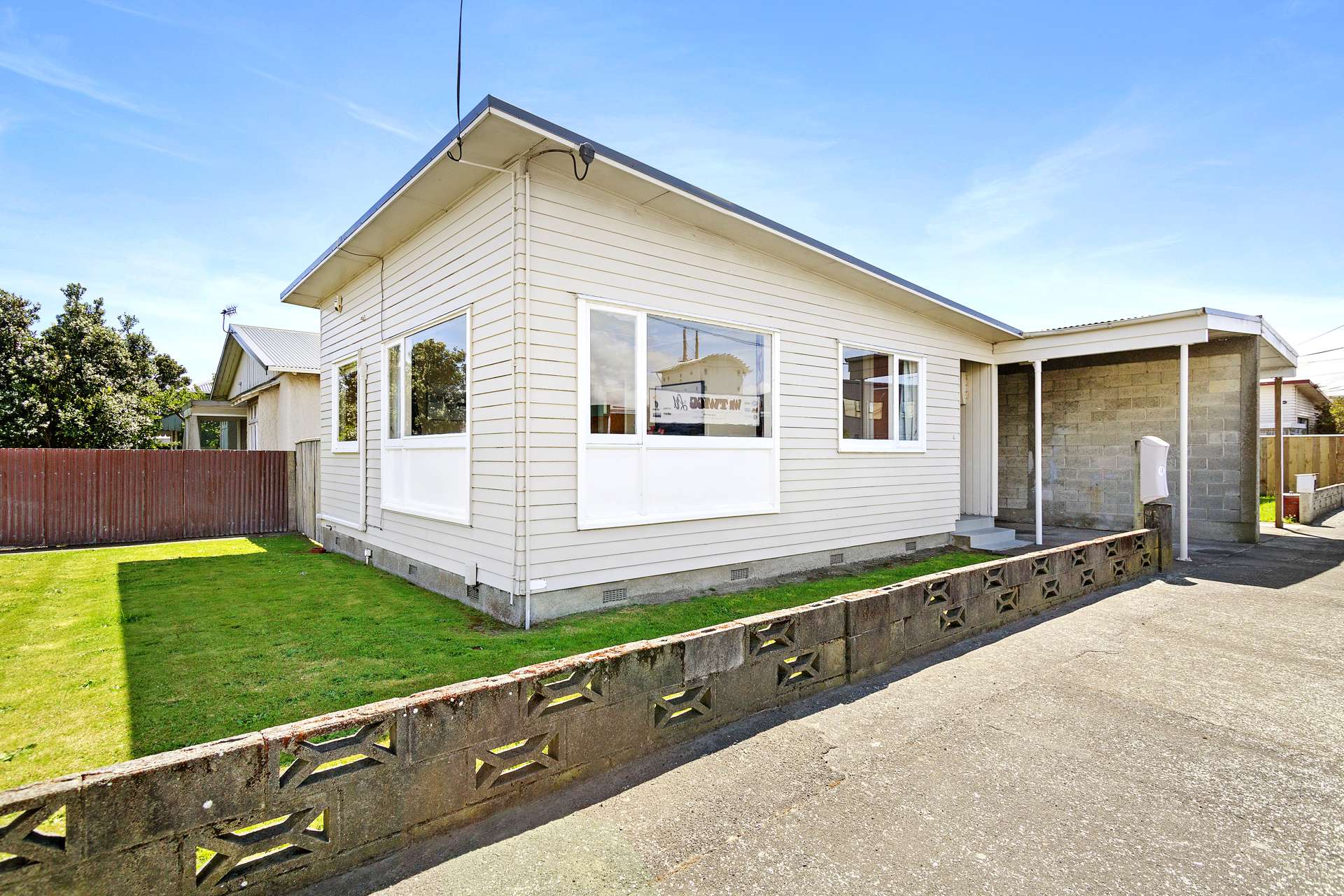 4/8 Kirkcaldy Street Petone_0