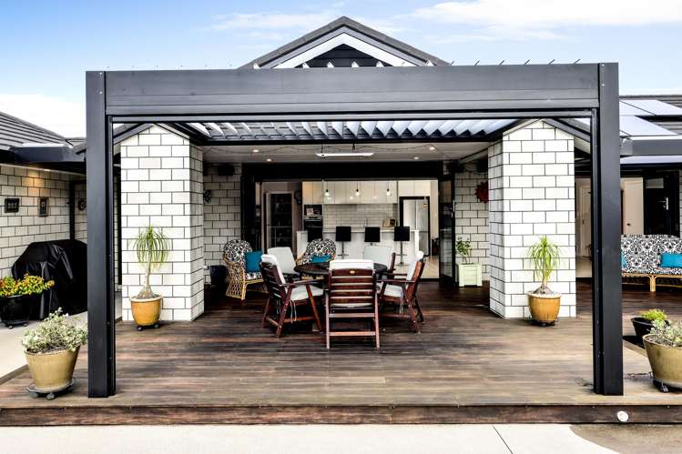 2 Alan Livingston Drive Cambridge_31