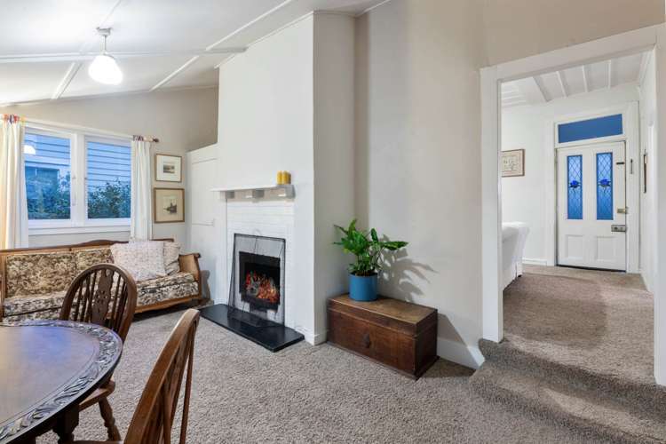 2/2 Evan Street Belmont_15