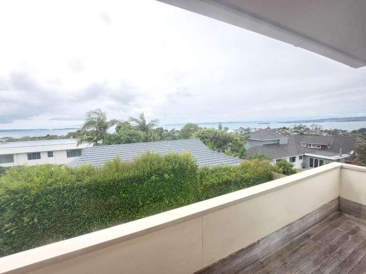 8 Beach Road Mellons Bay_2