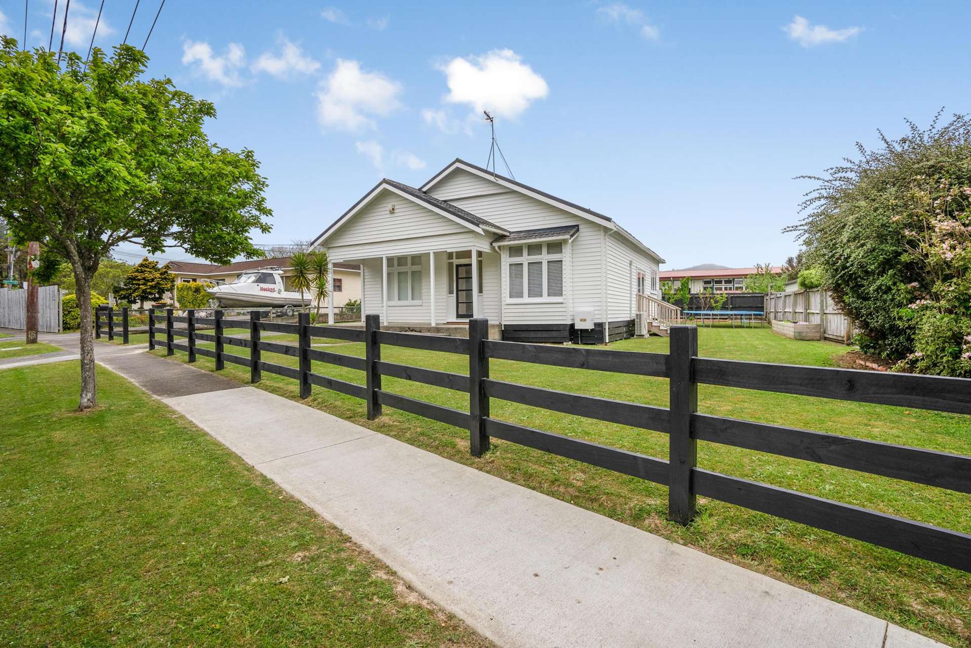 2 Richard Grove Stokes Valley_0