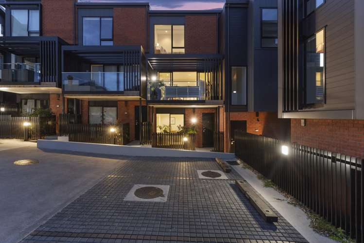 8/11 Western Springs Road Kingsland_19