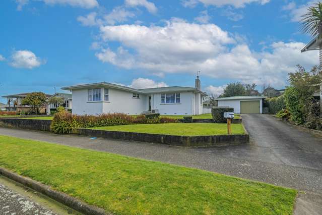 Opportunity in prime location - must be seen!
