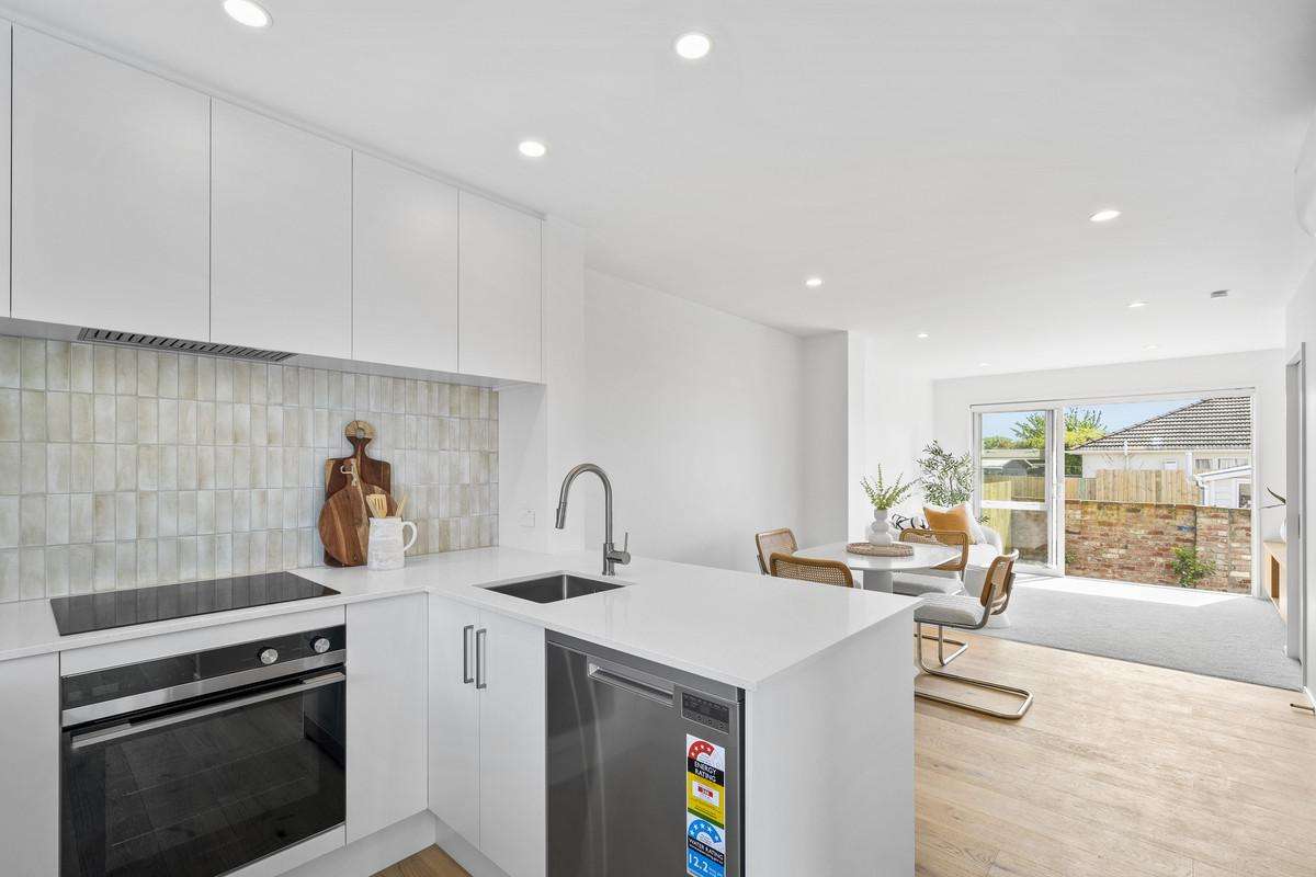 1-2/16 Bass Street_2