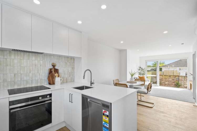 1-2/16 Bass Street Woolston_6