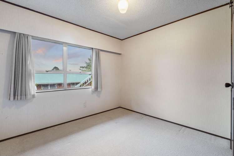 32 Triangle Road Massey_23