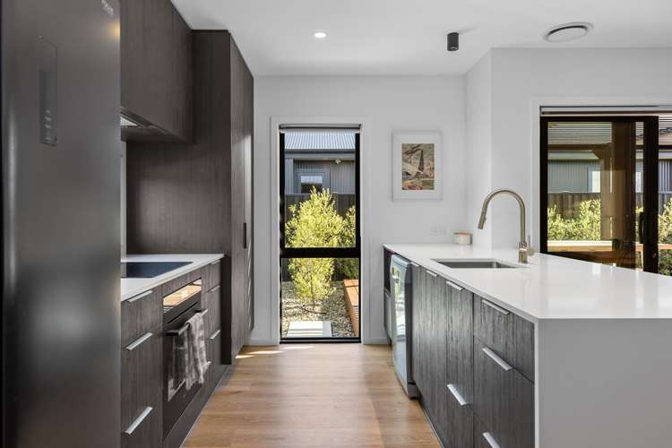 9 Swan Street Lake Hawea_4