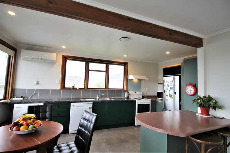 2 Ngahue Crescent Elsdon_13