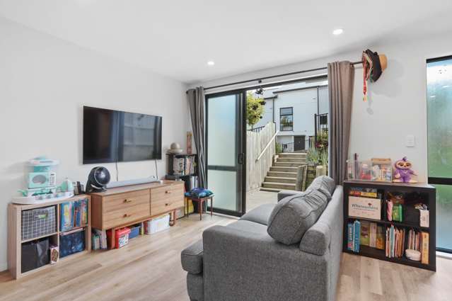 5 Tokai Place Glen Eden_3