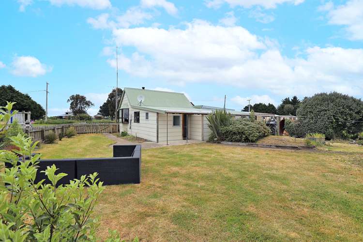 6 Manuka Street Colac Bay_18