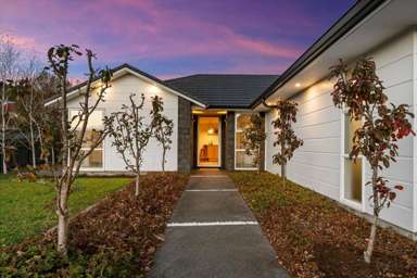 217 Lakes Boulevard_4