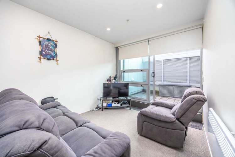 411/2 Beach Road Auckland Central_2