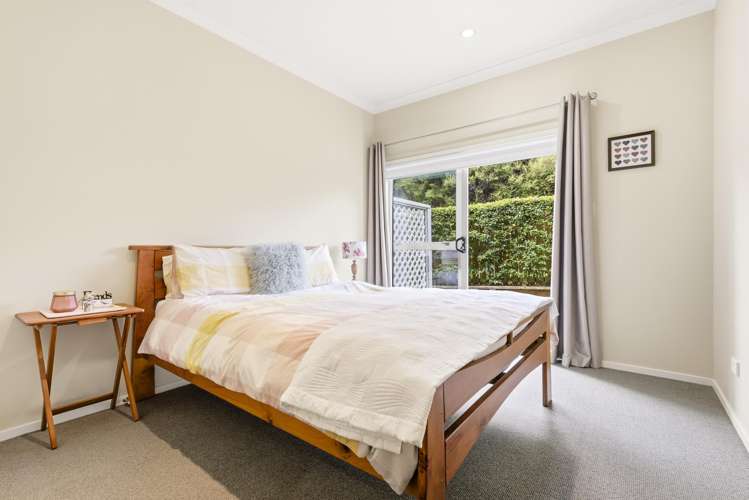 2/17 Tremaine Avenue Two Mile Bay_12