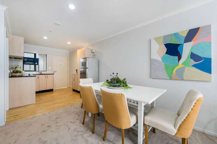 C608/176 Broadway Newmarket_11