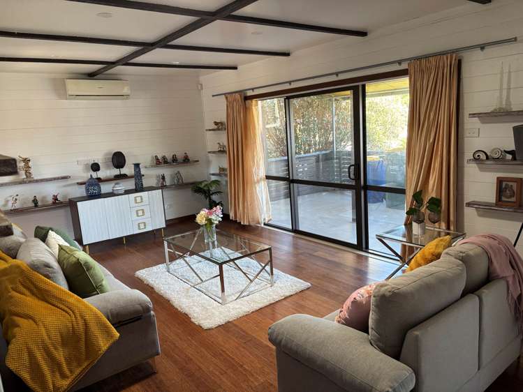 8 Papatahi Place Henderson_37