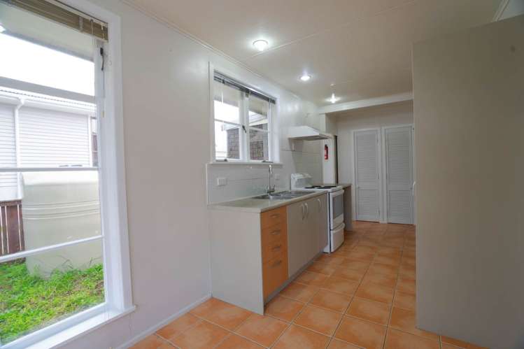 85 Titirangi Road New Lynn_12