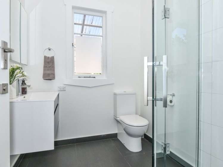 1012 Great North Road Point Chevalier_14