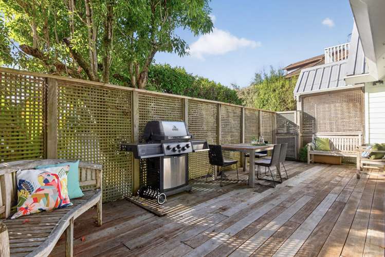 24C Charles Dickens Drive Mellons Bay_24