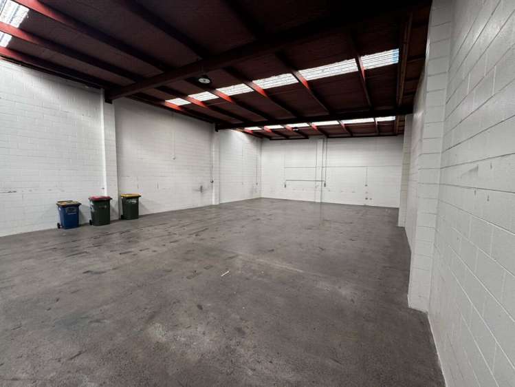 2/7A Waipareira Avenue Henderson_3