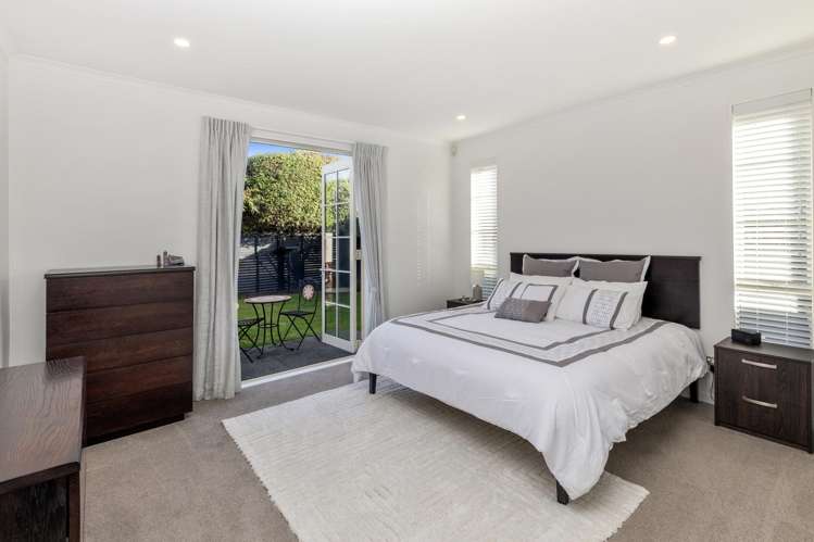 2 Applefield Court Northwood_10