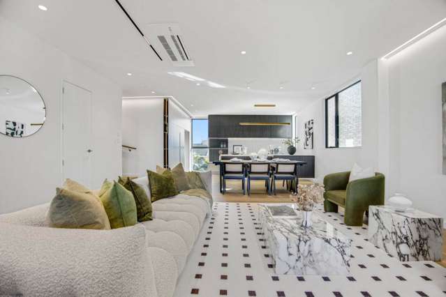 A Rare Takapuna Masterpiece