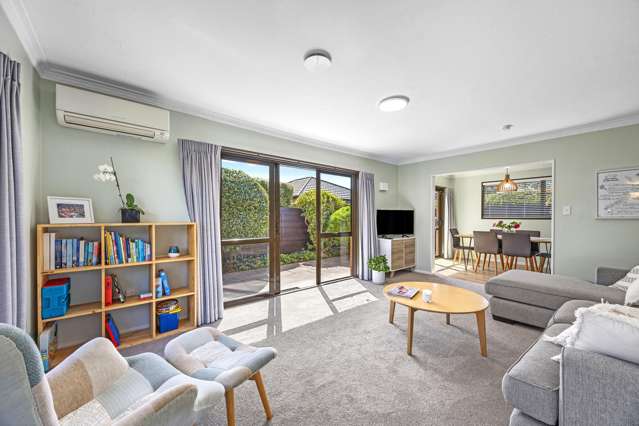 2/58 Ambleside Drive Burnside_4