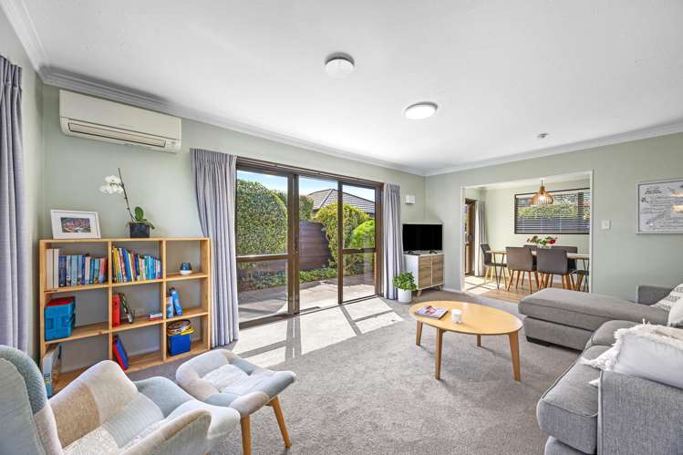 2/58 Ambleside Drive Burnside_4