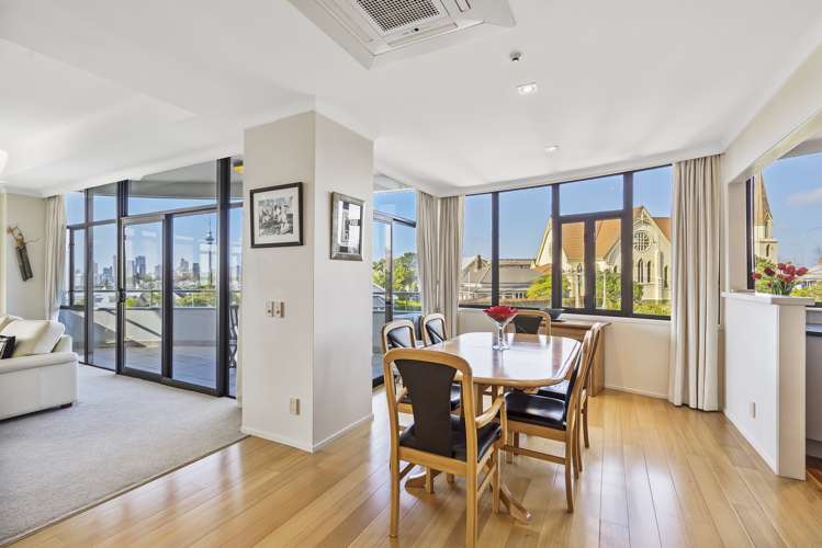 2/10 Shelly Beach Road Saint Marys Bay_9