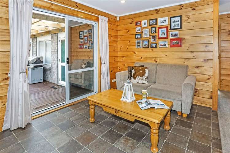 37 Muirfield Street Wattle Downs_9