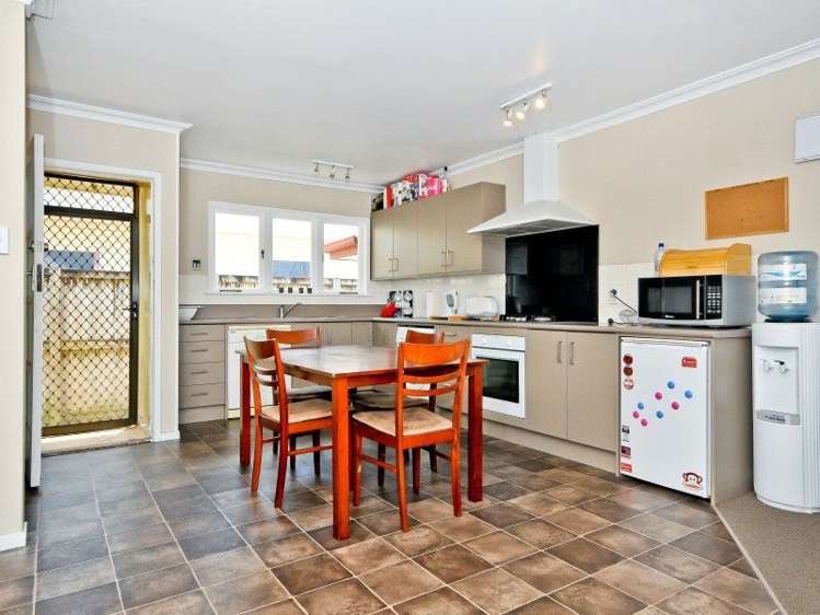 2 Snead Place Hamilton East_3