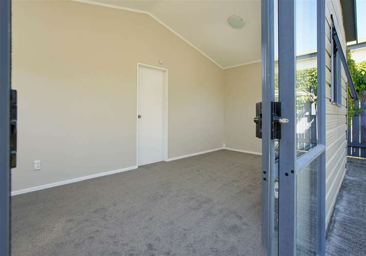 10 Fergusson Street Stoke_16