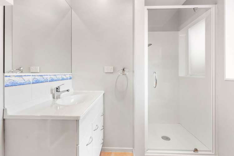 17 Evanda Crescent Conifer Grove_16