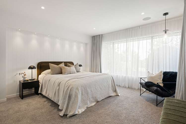 788 River Road Chartwell_5