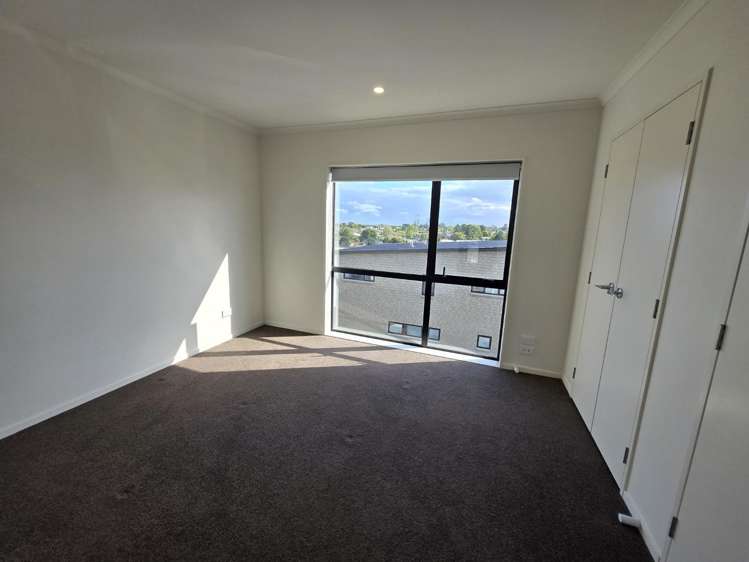 2/16 Russell Road 10686_8