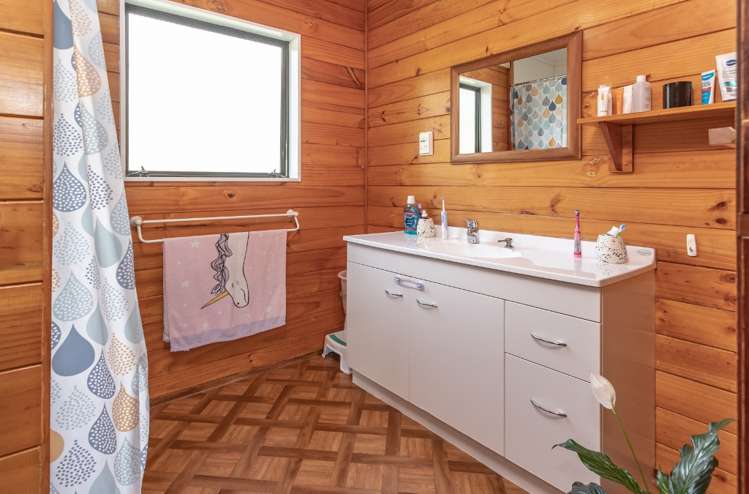 121 Onemana Drive Onemana_14