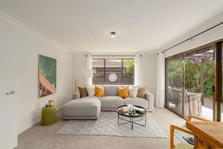 1/52A Aorangi Road_5