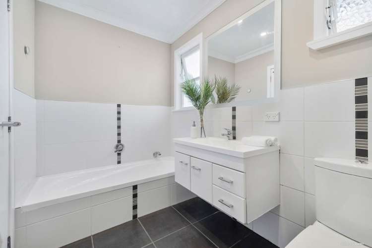 22 Avonleigh Road Green Bay_13