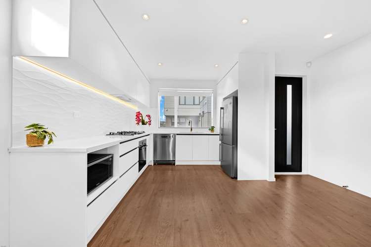 6 Manahau Lane Flat Bush_10