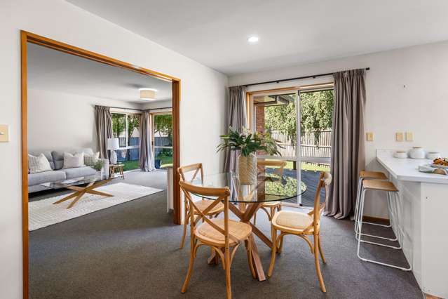 2/45B Trafford Street Harewood_2