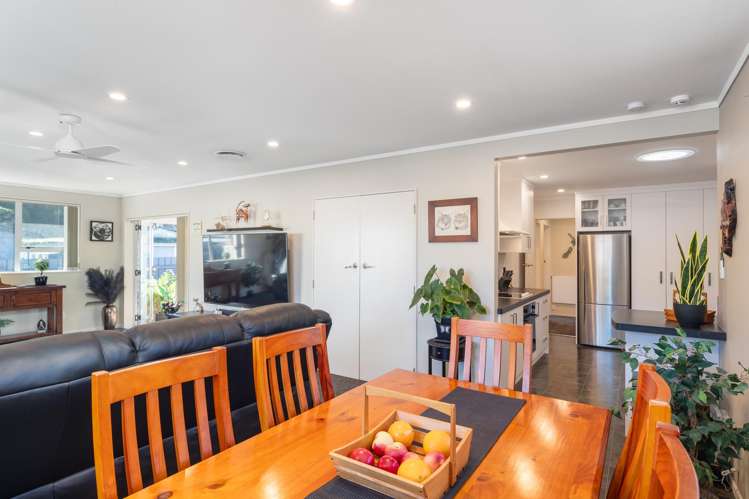 5A Fremont Grove Totara Park_7