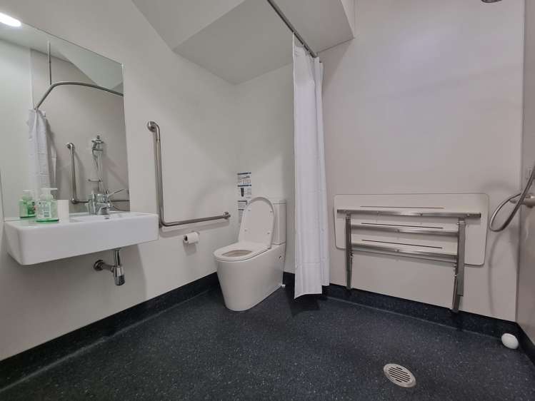 2/20 Highgate Parkway Silverdale_7