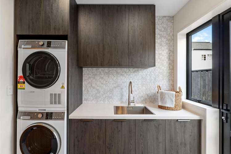 22A Wroxton Terrace Merivale_25