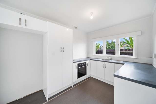 2/8 Fisher Crescent Otara_4