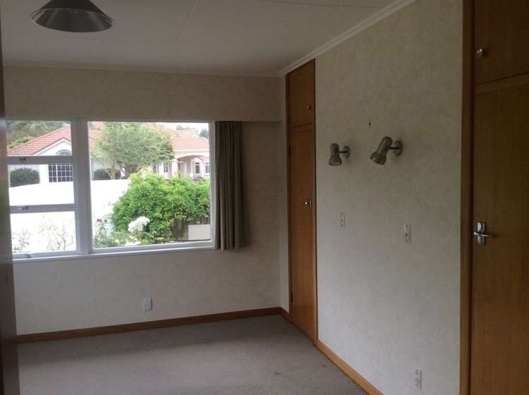 8 Eaton Crescent Otamatea_8