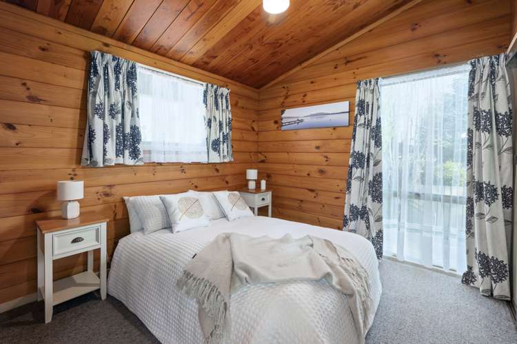 2 Cooper Avenue Holdens Bay_10