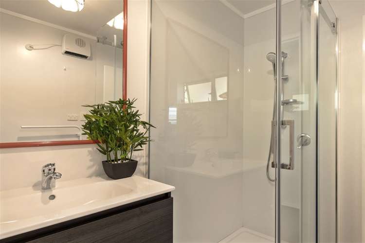 8a Robalan Place Redwoodtown_13